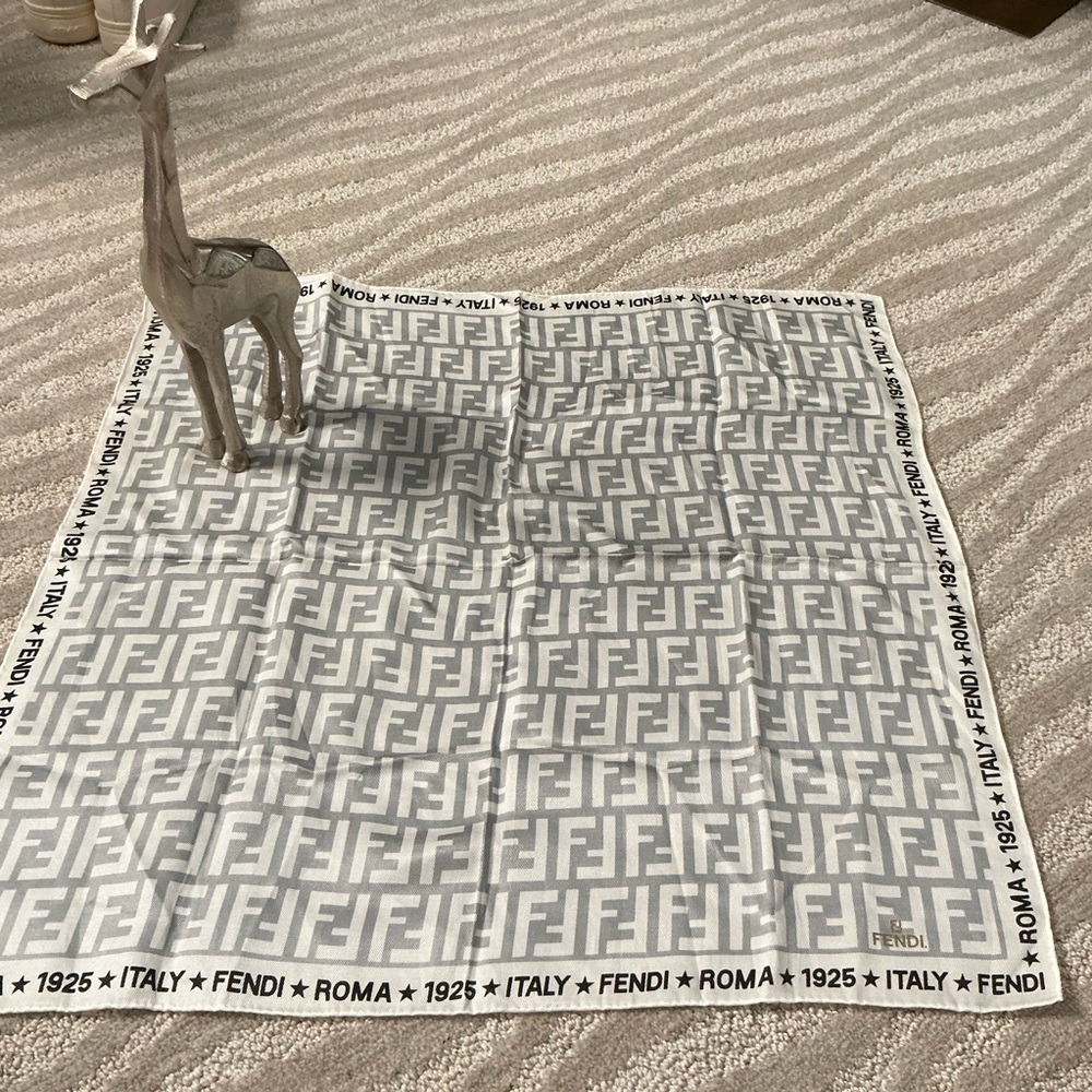 FENDI ‘ROMA 1925” FF ~ iconic luxury, classic silk scarf - Picture 2 of 4